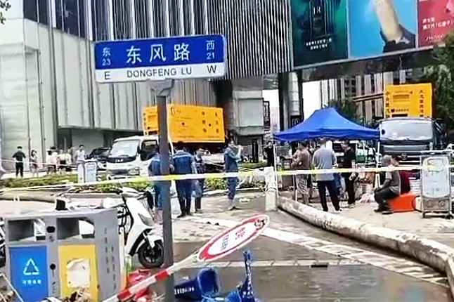 天津康宁橡胶制品有限公司排涝突击队在排涝现场